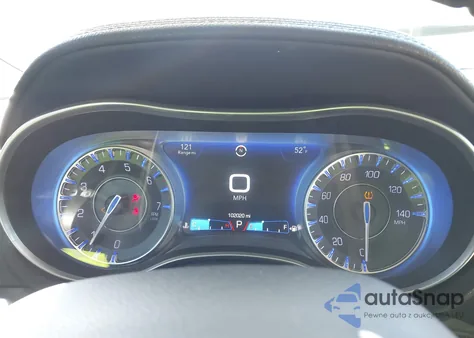 2017 Chrysler 300 Limited Awd z USA, uszkodzony, nr VIN 2C3CCARGXHH637418